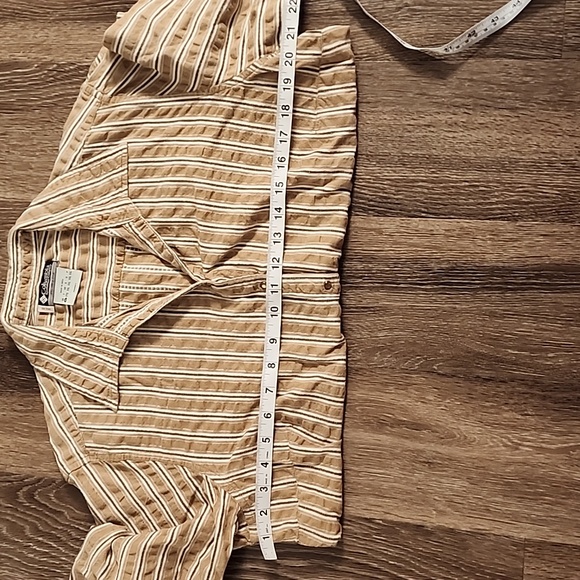 📛5/$25  Columbia Pearl Snal Pinstripe Longsleeve button down Shirt - Picture 4 of 8